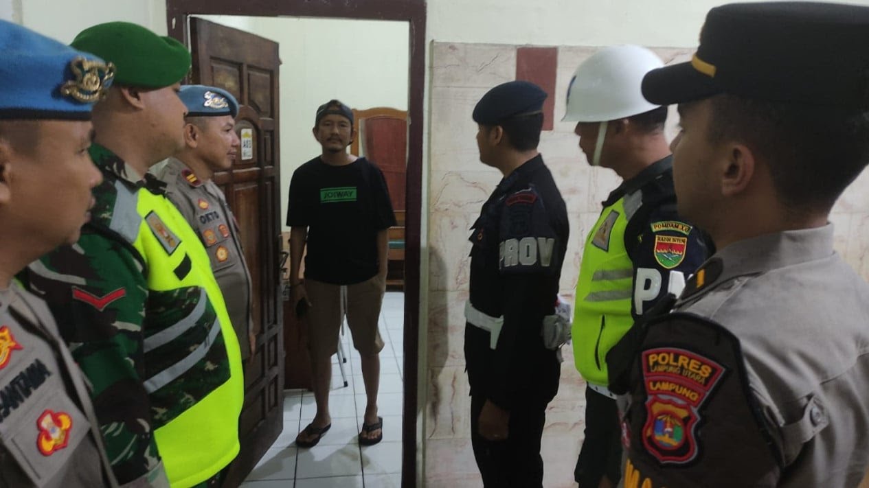 697ef0346532a-petugas-gabungan-razia-karaoke-dan-hotel-di-lampung-utara_lampung